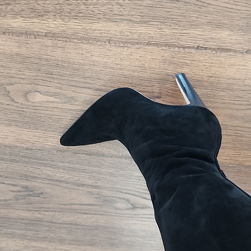 Authentic Manolo Blahnik Knee High Black Suede Boots